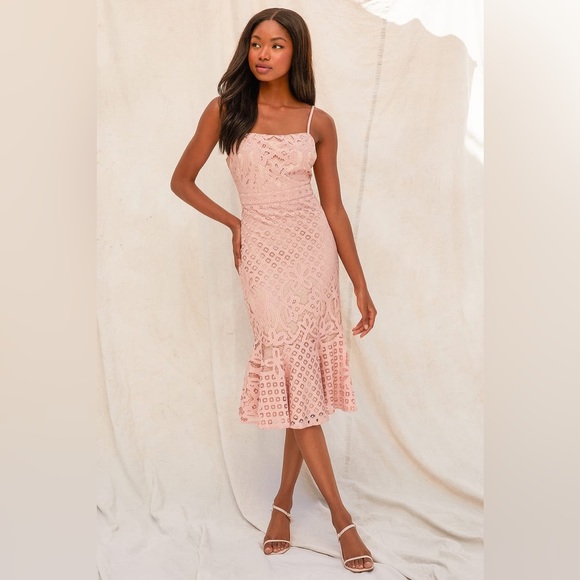 Lulu’s | Unlimited Love Dusty Pink Lace Trumpet Midi Dress | Size Small - Picture 1 of 8